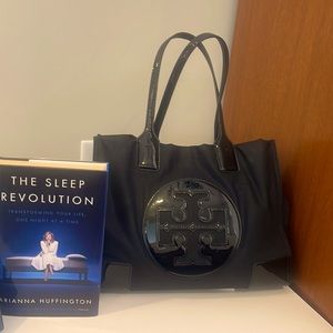 Beautiful Tory Burch bag. Black almost new